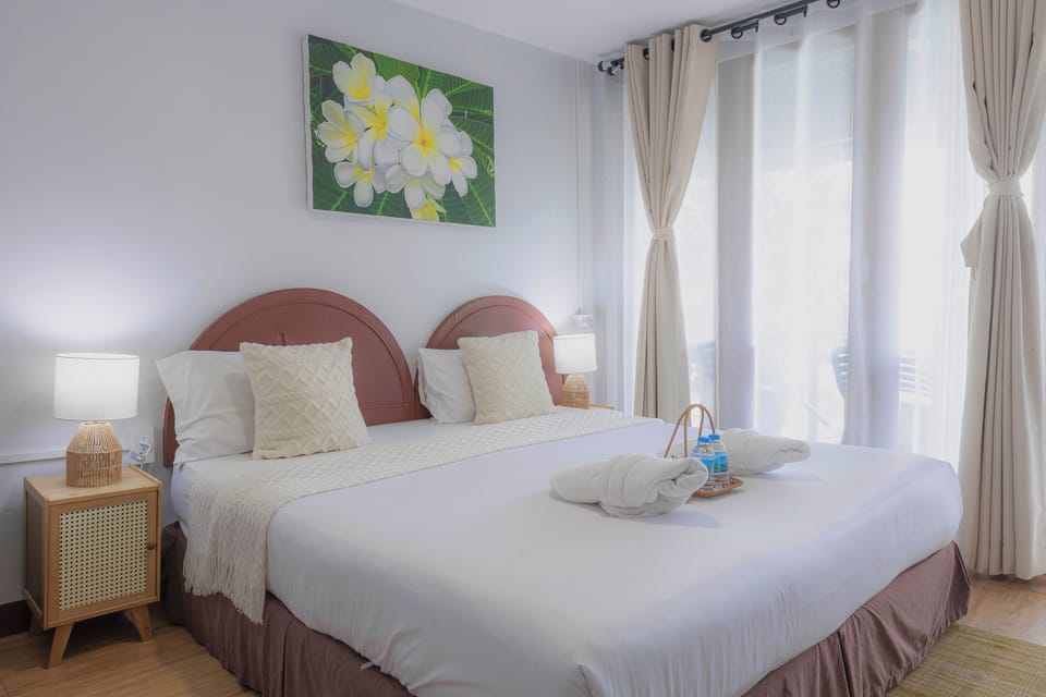 Superior Room, Sea view | Individually decorated, desk, laptop workspace, free WiFi