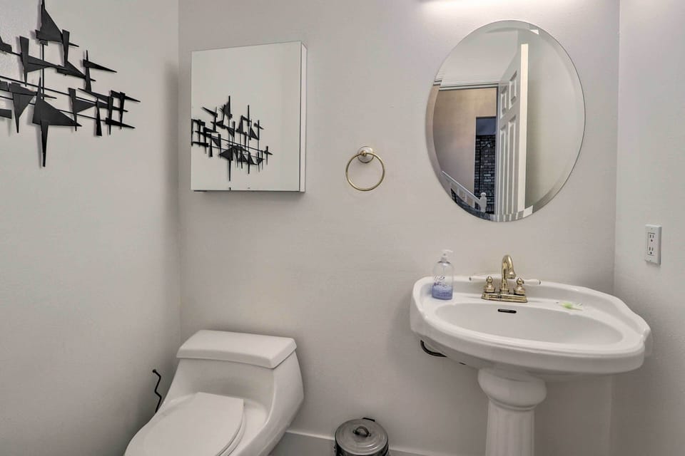 Half Bathroom | 1st Floor