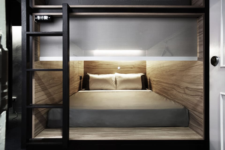 WiFi (free), bed sheets