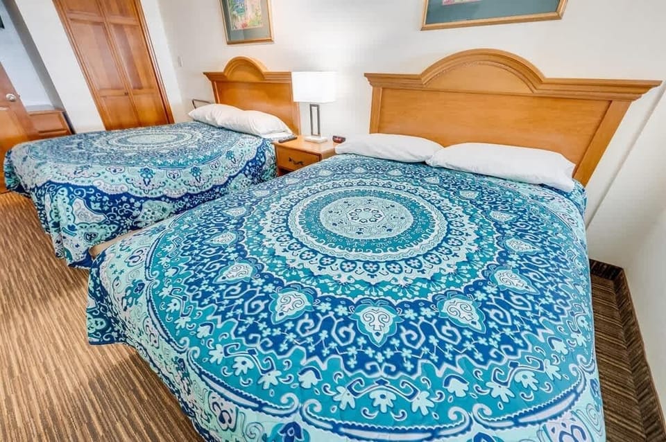 2 Queen Beds in Bedroom, Beautifully Decorated
