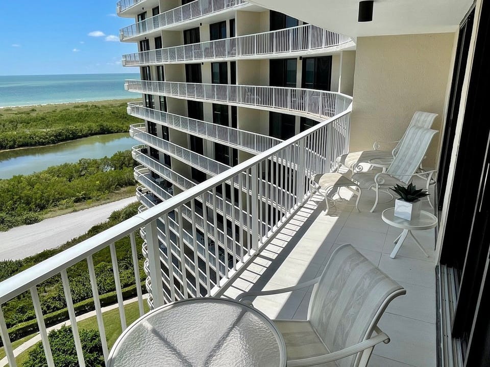 Balcony_chairs
