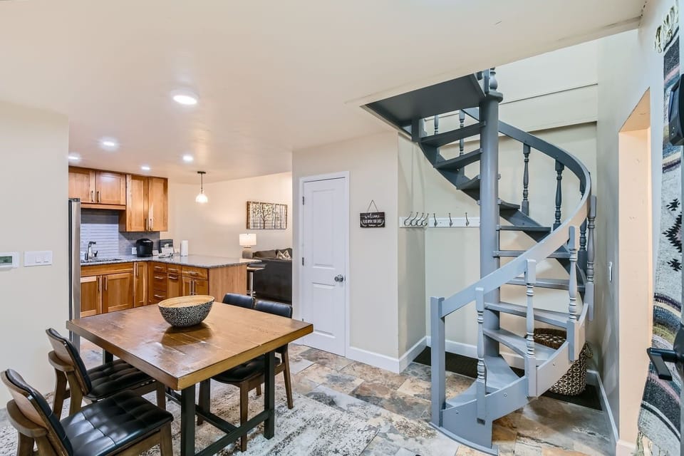 Condo, 3 Bedrooms | Interior