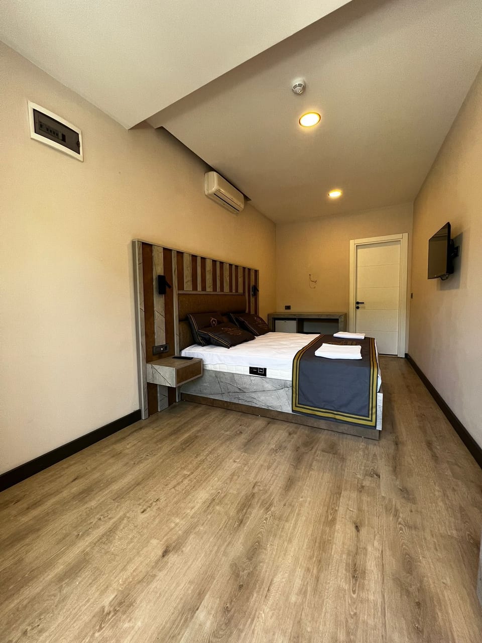 Deluxe Room, 1 Bedroom | Free WiFi