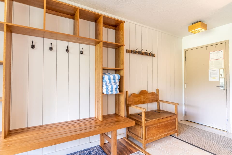 Unit entryway / mudroom.