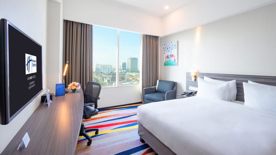 Premium bedding, in-room safe, desk, laptop workspace