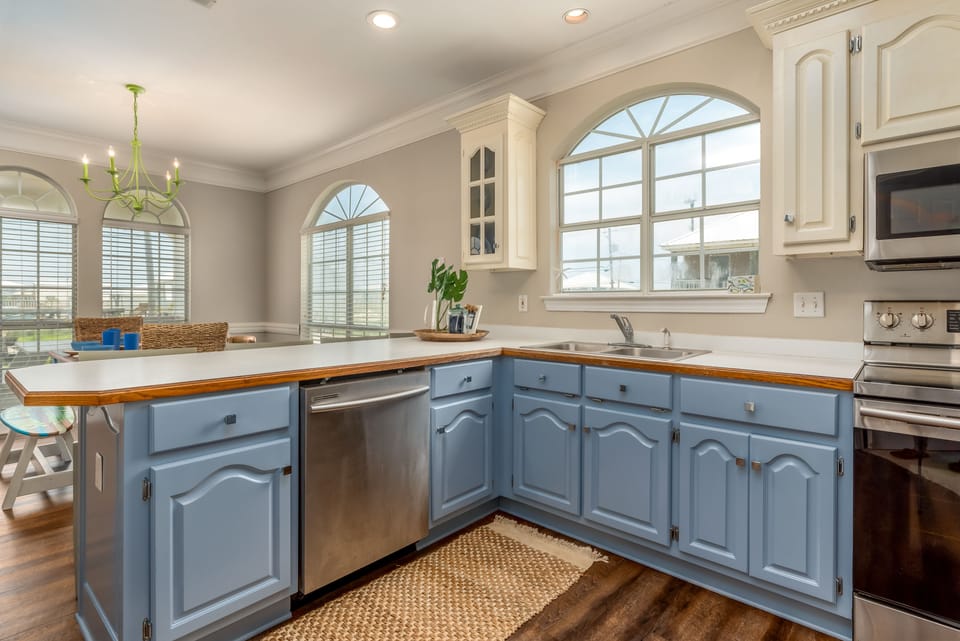 Reel Views DI Fully Equipped Kitchen
