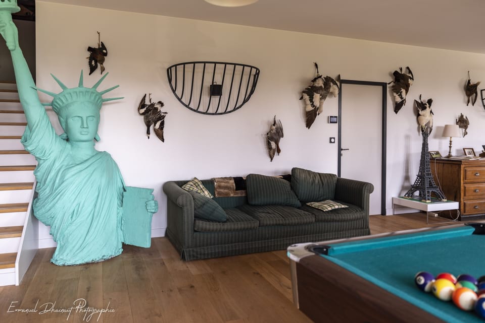 70-cm flat-screen TV with digital channels, TV, heated floors