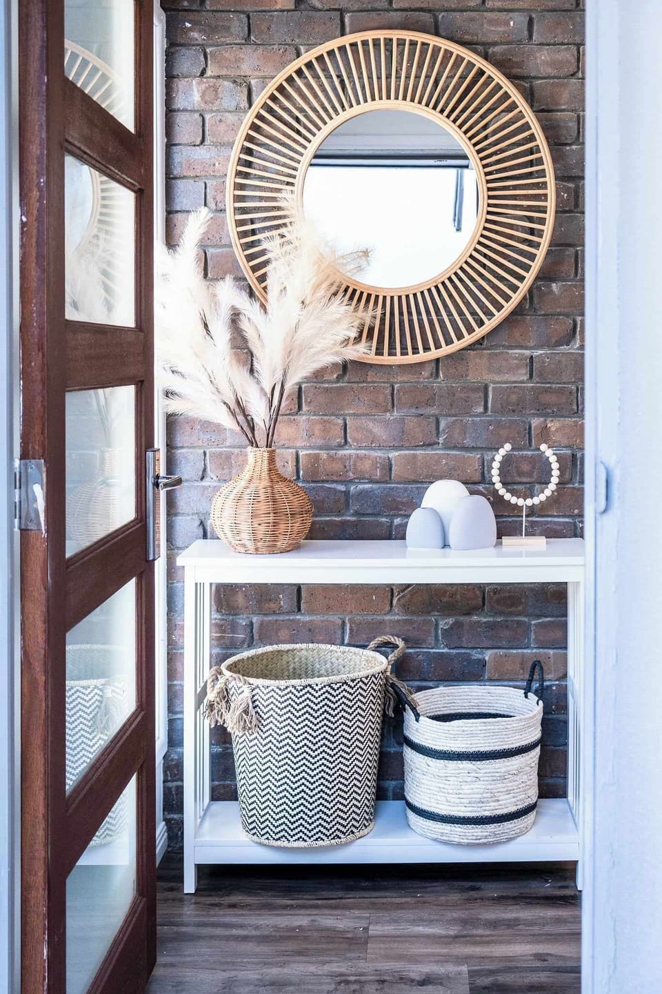 Charming minimal interior décor.