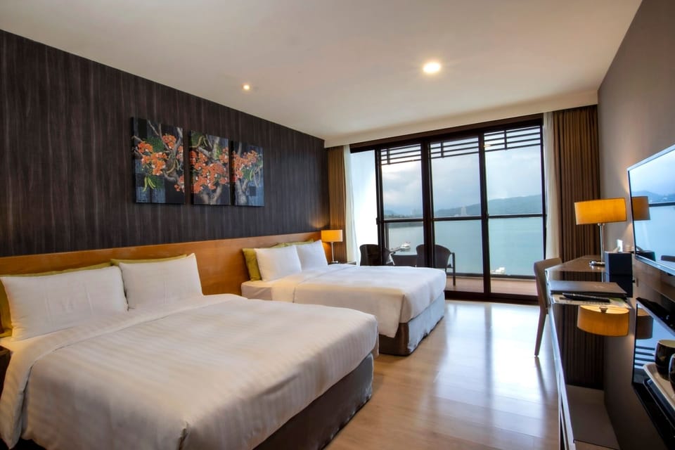 Deluxe Quadruple Room, Lake View | In-room safe, desk, blackout drapes, free WiFi