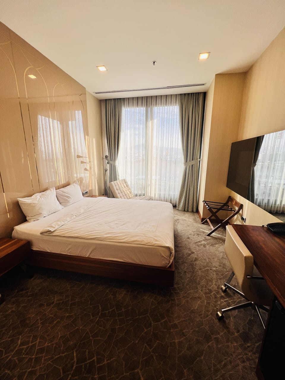 Junior Suite | Premium bedding, minibar, in-room safe, desk