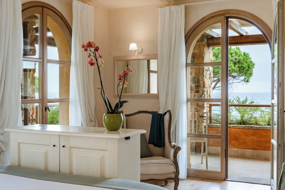 Deluxe Room, Sea Facing | Premium bedding, down comforters, memory foam beds, minibar