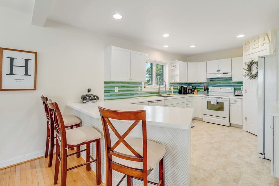 Well-Stocked Kitchen with all you need.