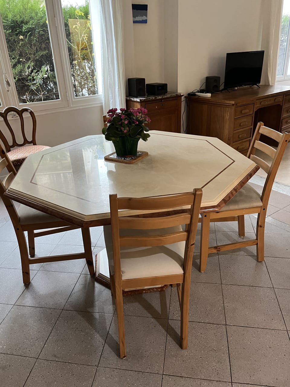 Dining room table