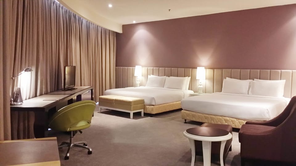 Premium bedding, minibar, in-room safe, desk