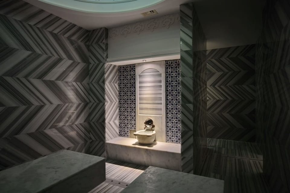 Couples treatment rooms, sauna, hot tub, steam room, Turkish bath