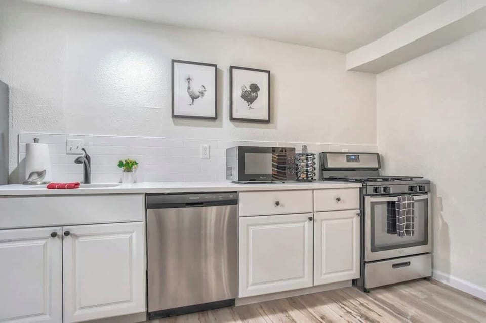 We have a fully equipped kitchen. Along with many other products and appliances, we also offer a refrigerator, microwave, coffee machine, and more!