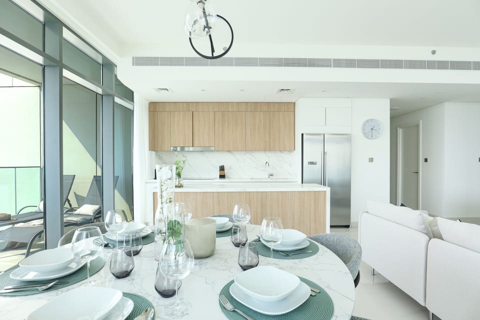 Deluxe Apartment | Dining room