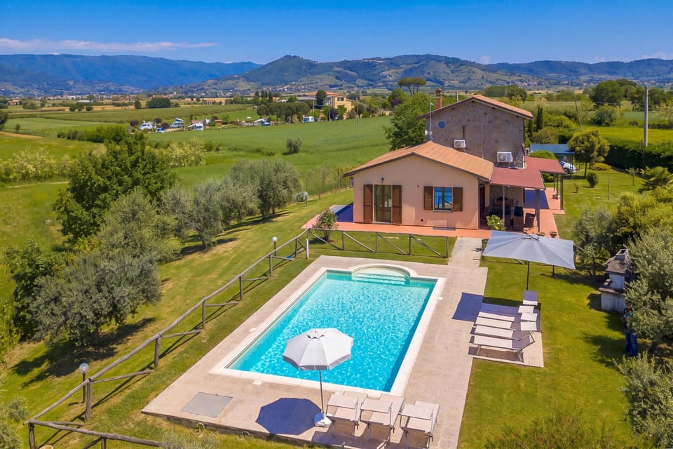 Family Villa, 4 Bedrooms, 2 Bathrooms, Mountainside (Villa San Lorenzo) | Pool | Seasonal outdoor pool