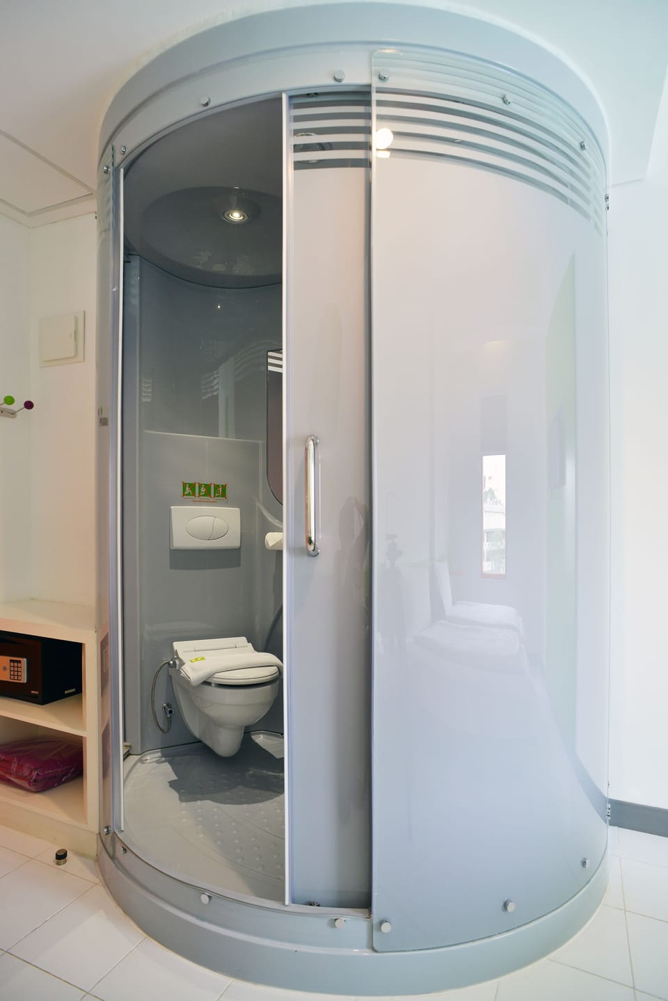 Shower, bidet, towels, soap