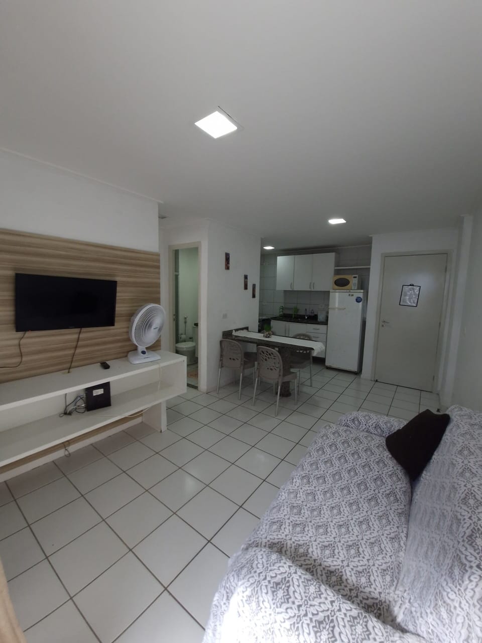 Basic Apartment | Living area | TV