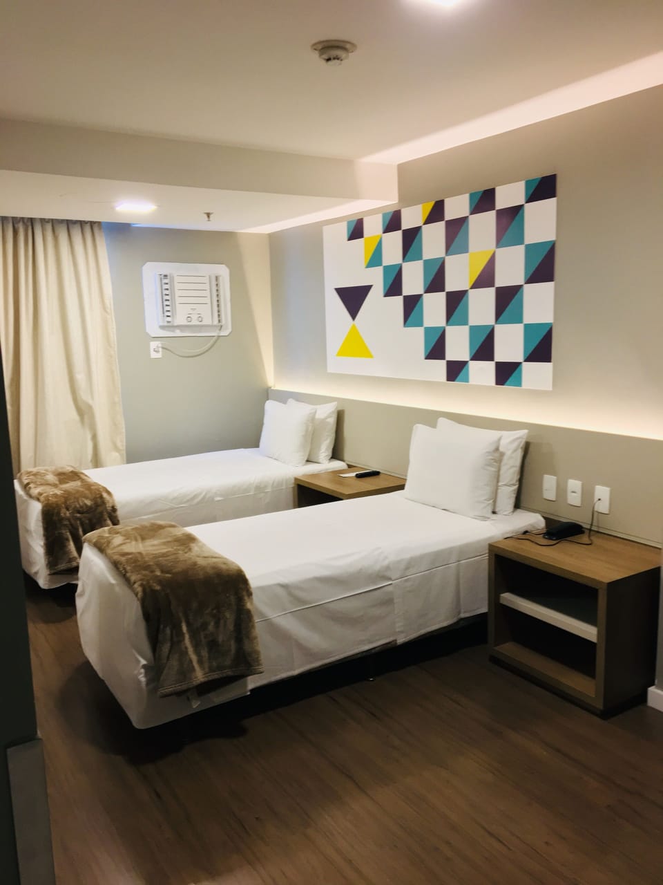 Quarto Twin Standard | Desk, free WiFi, bed sheets