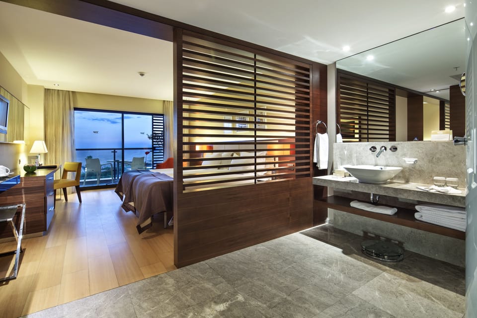 Minibar, in-room safe, desk, soundproofing