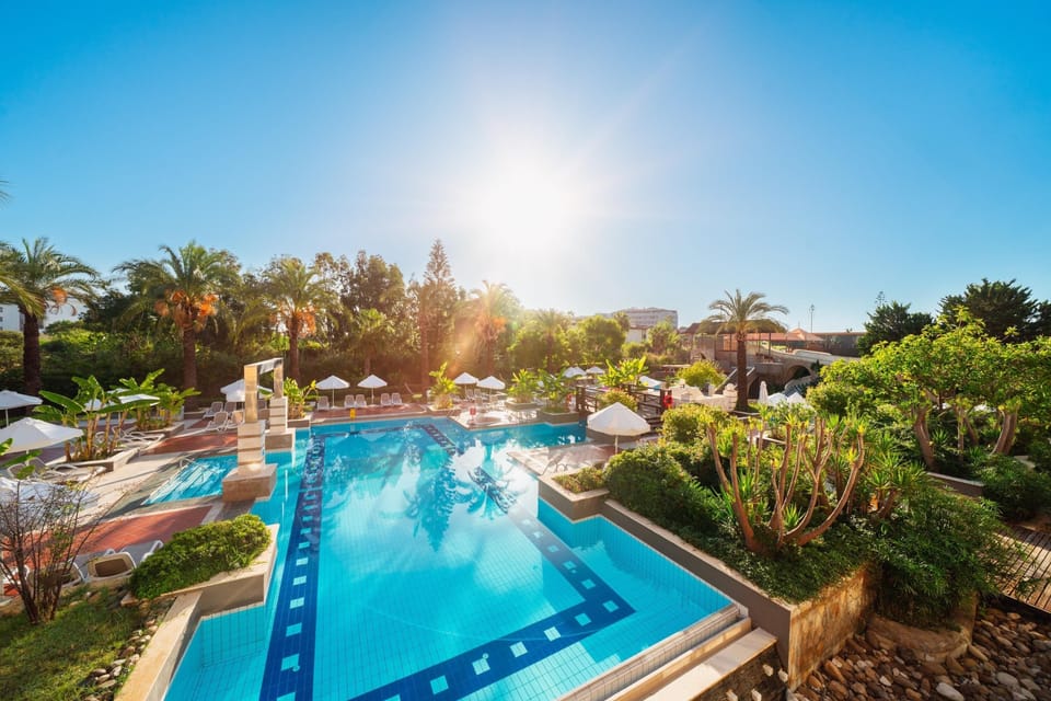 Indoor pool, 7 outdoor pools
