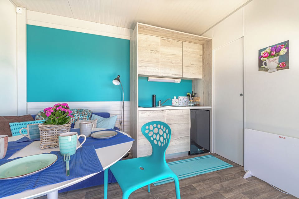 Family Mobile Home, 2 Bedrooms, Terrace, Mountainside (Happy Tiny House) | Private kitchenette | Fridge, stovetop, electric kettle, cookware/dishes/utensils