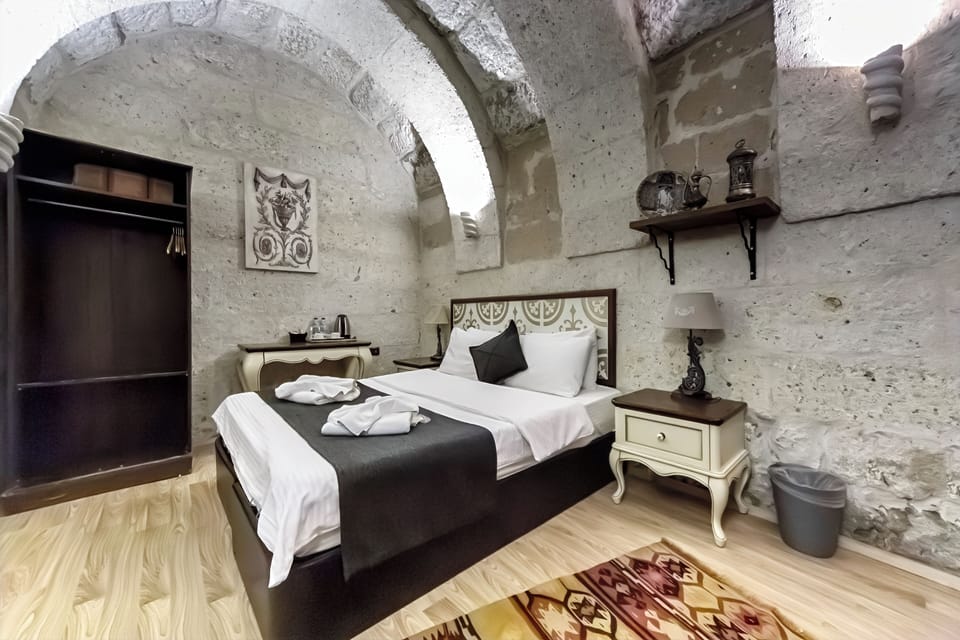 Deluxe Room | Premium bedding, desk, laptop workspace, soundproofing