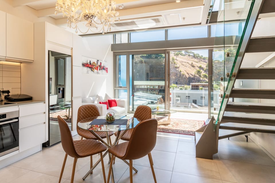 Luxury Apartment, 1 Bedroom, Kitchen, Mountain View | In-room dining