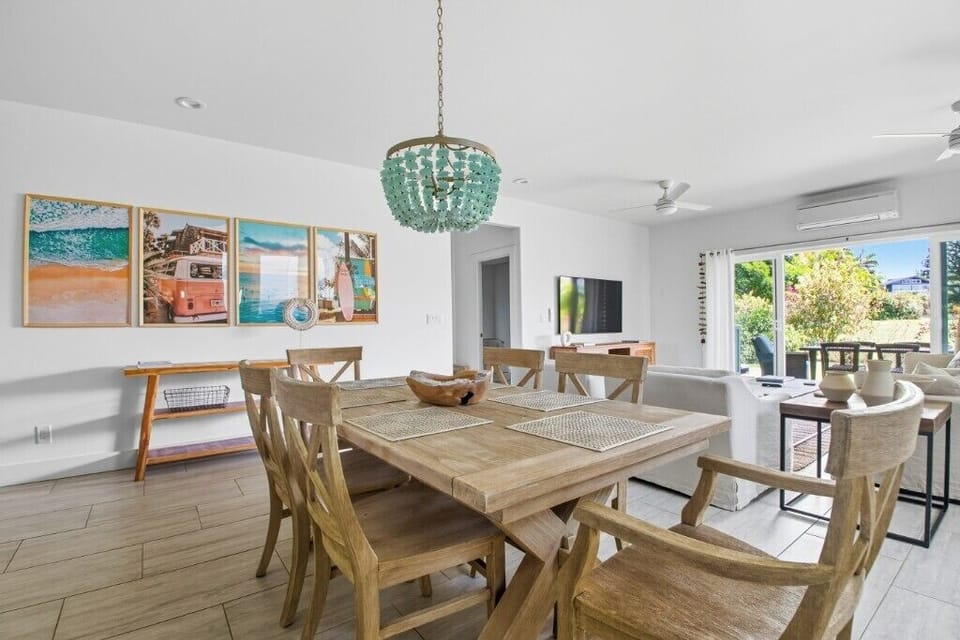 Spacious dining table, seats up to 6 people