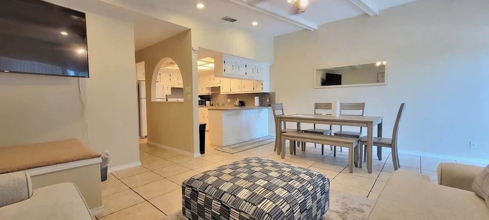 House, Multiple Beds, Kitchen, Pool View | Living area | TV