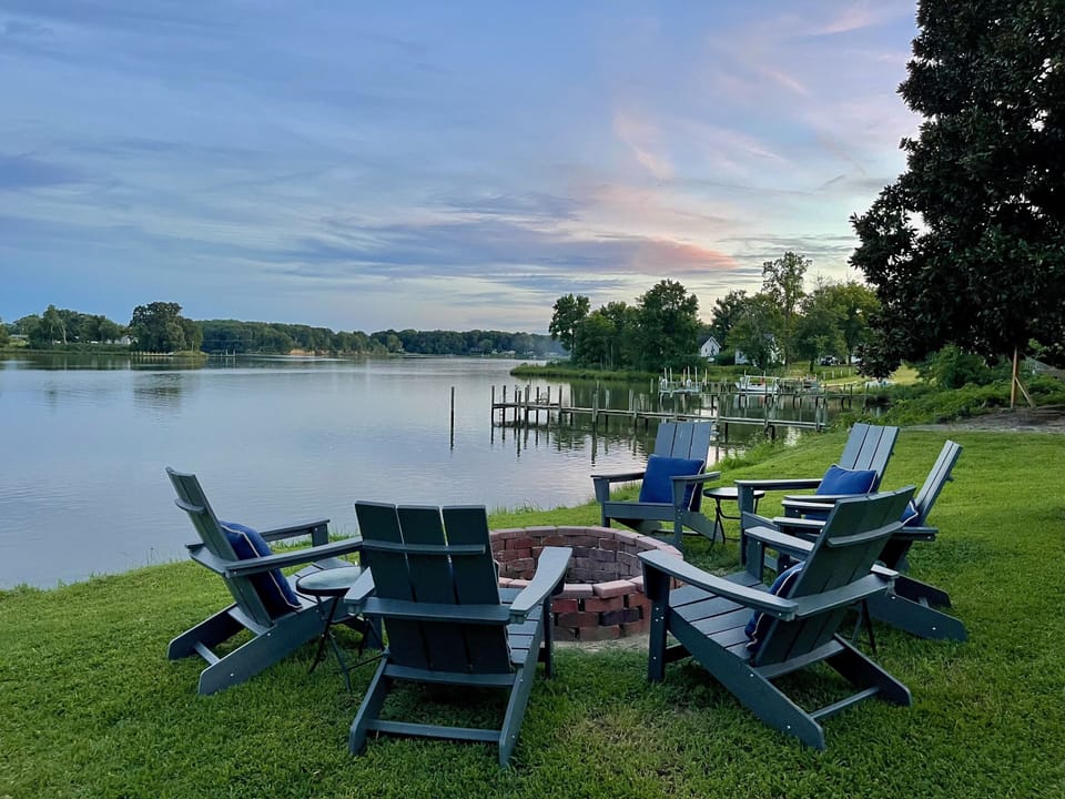 Private fire pit on the waters edge. Firewood  supplied during your stay.