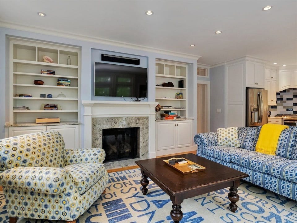 Spacious Family Room