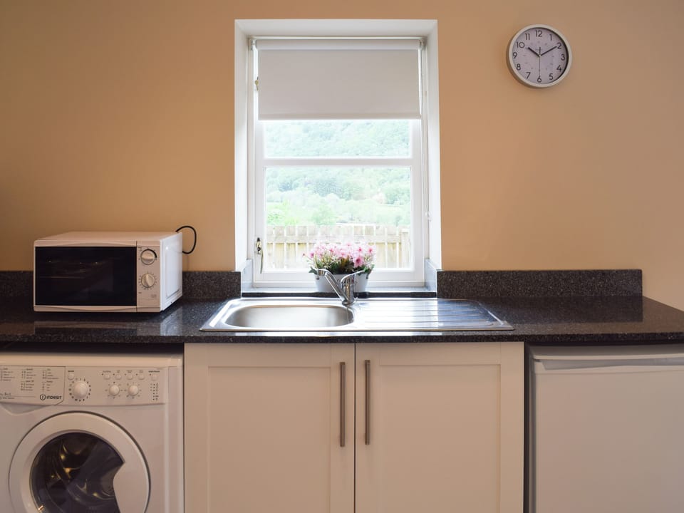 Kitchen | Faodail - Inchrie Holiday Cottages, Aberfoyle
