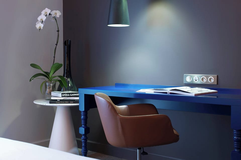 Family Room, 2 Double Beds | Minibar, in-room safe, desk, soundproofing