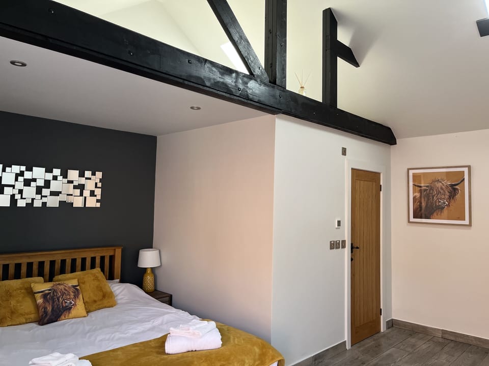 Premium Double Room, Ensuite, Courtyard View | Interior