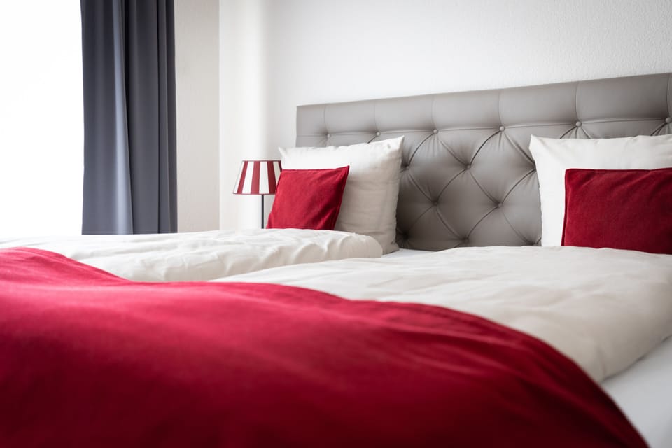 Comfort Room, 1 Bedroom | Desk, laptop workspace, blackout drapes, iron/ironing board
