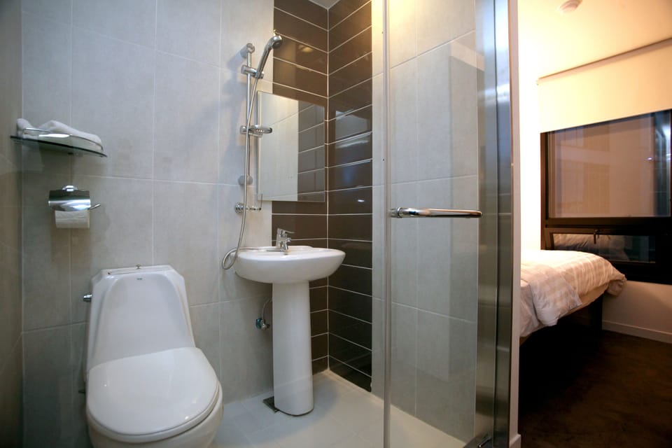 Business Single Room | Courtyard view