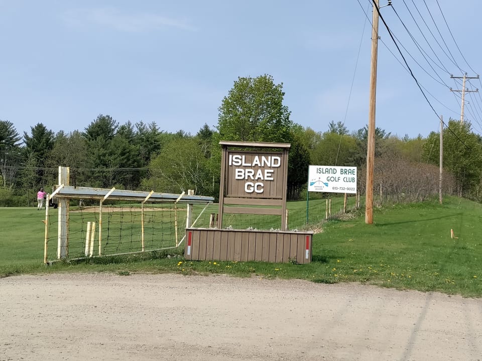 Golf course nearby