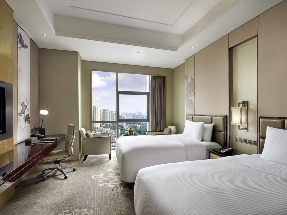 Executive Room, 2 Twin Beds | Premium bedding, minibar, in-room safe, desk