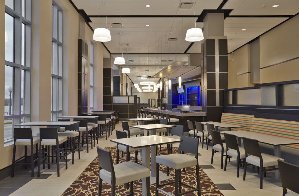 Daily buffet breakfast (USD 14.99 per person)