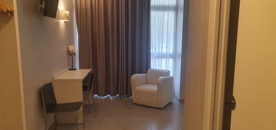 Superior Room | Down comforters, in-room safe, blackout drapes, soundproofing
