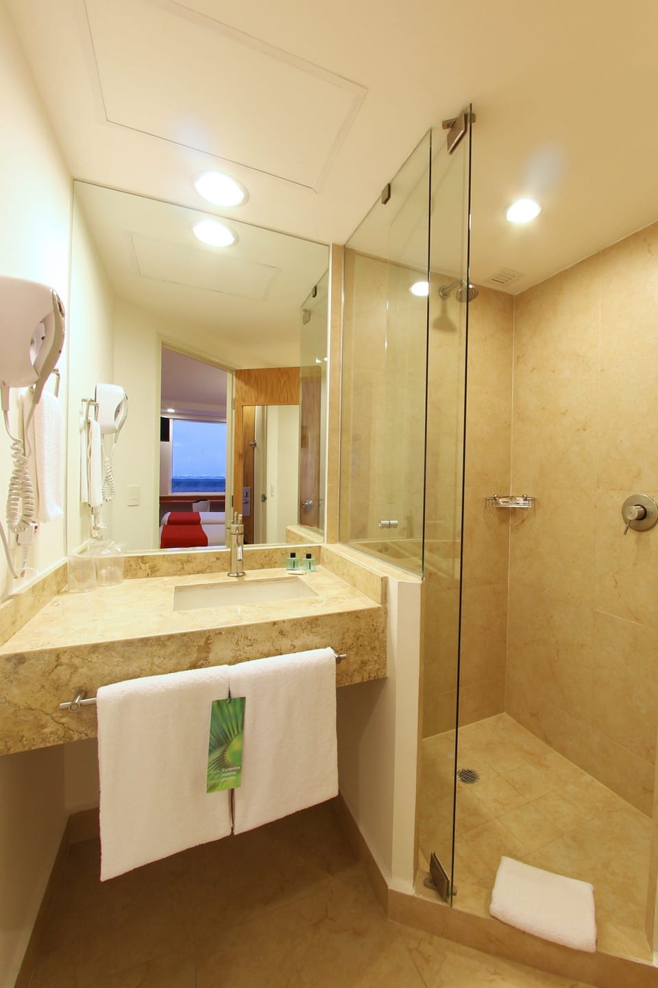 Standard Twin Room, 2 Twin Beds | Bathroom | Shower, eco-friendly toiletries, hair dryer, towels