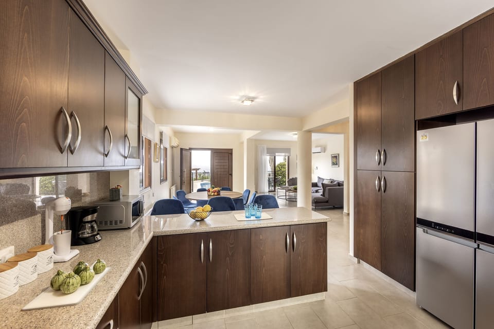 Fully equipped modern kitchen