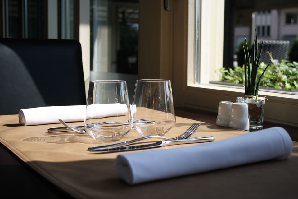 Lunch and dinner served, Italian cuisine