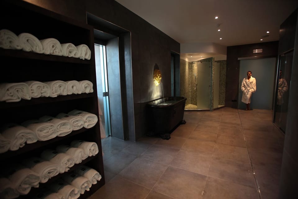 Turkish bath, body treatments, aromatherapy, hot stone massages