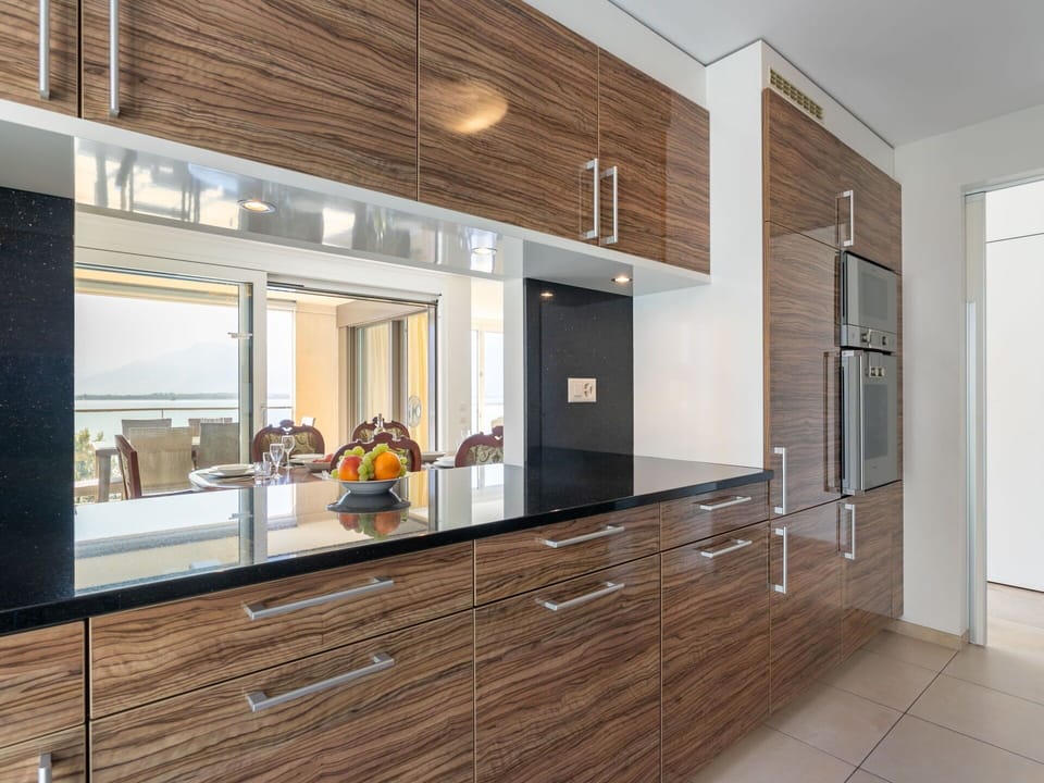 Building, Property, Cabinetry, Countertop, Window, Wood, Interior Design, Flooring, House, Floor
