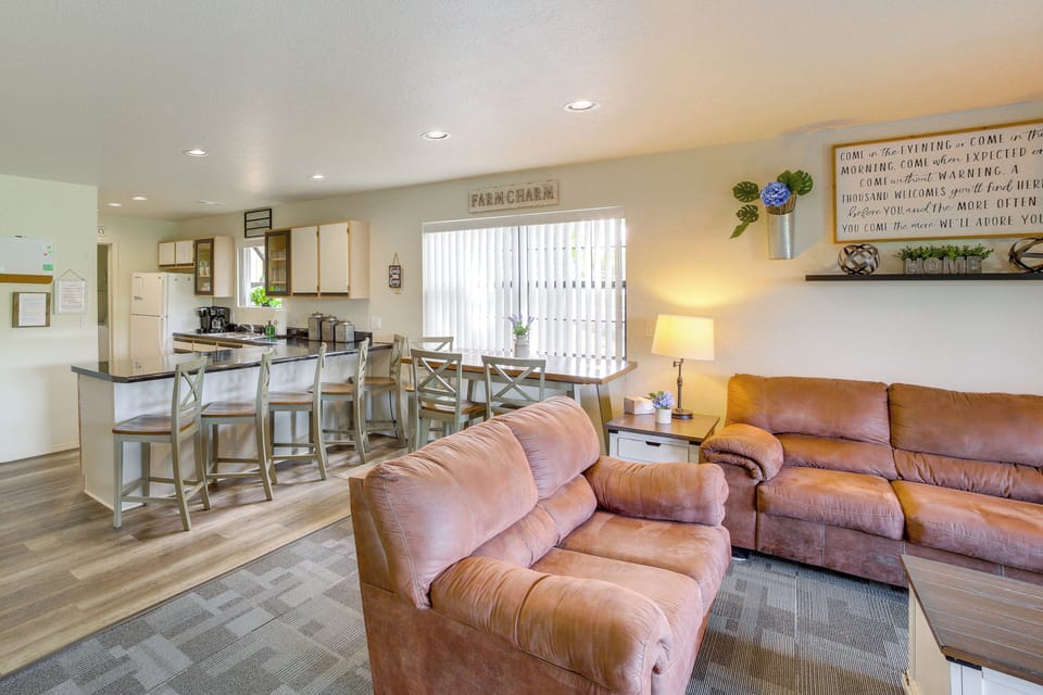 Living Room | Smart TV | Sleeper Sofa