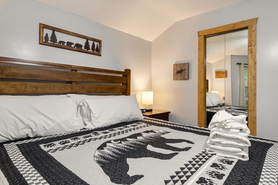 King size bedroom